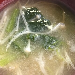 小松菜ときのこの味噌汁